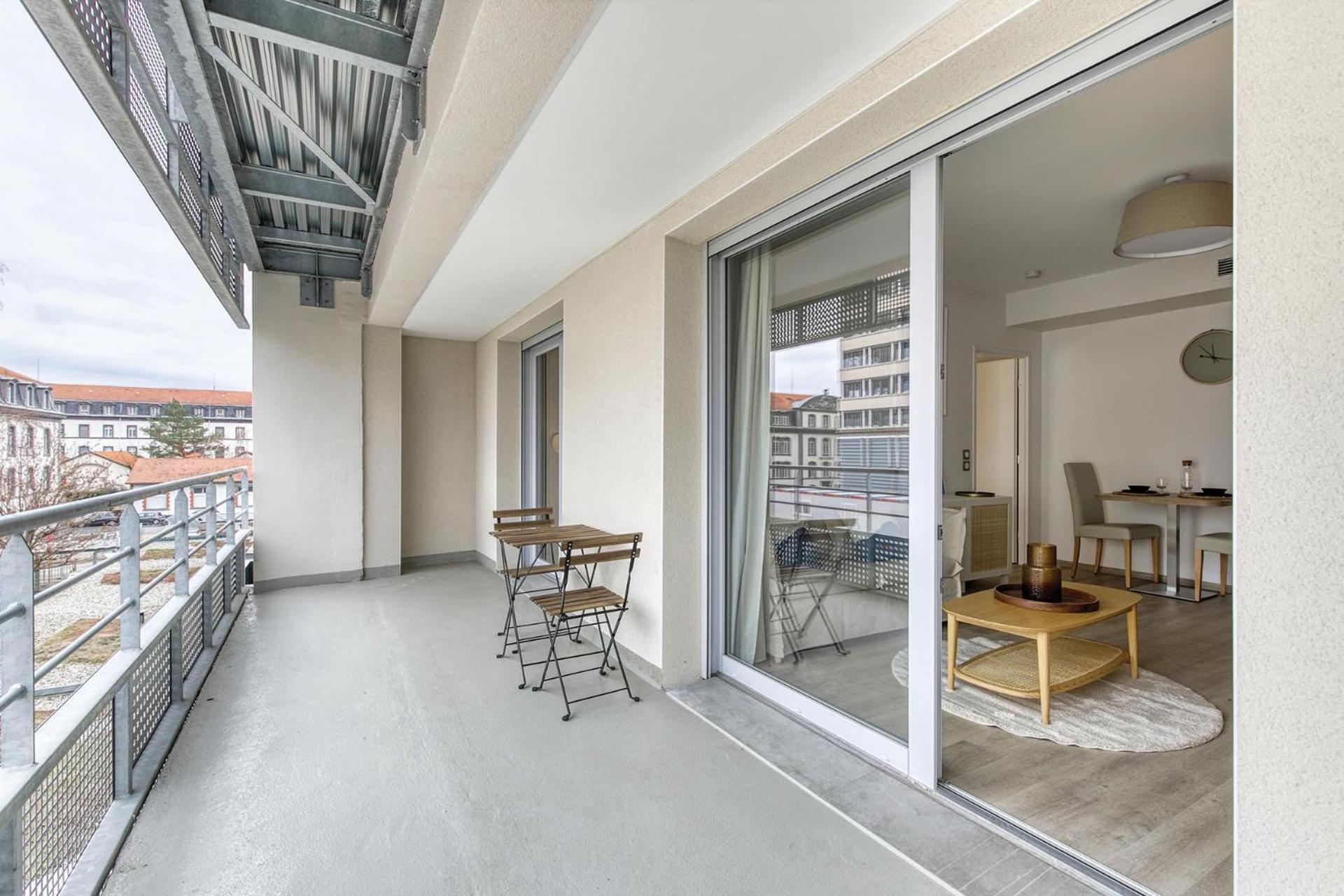 Ferienwohnung Ovelia Clermont-Ferrand - Le Puy Des Olivines Exterior foto